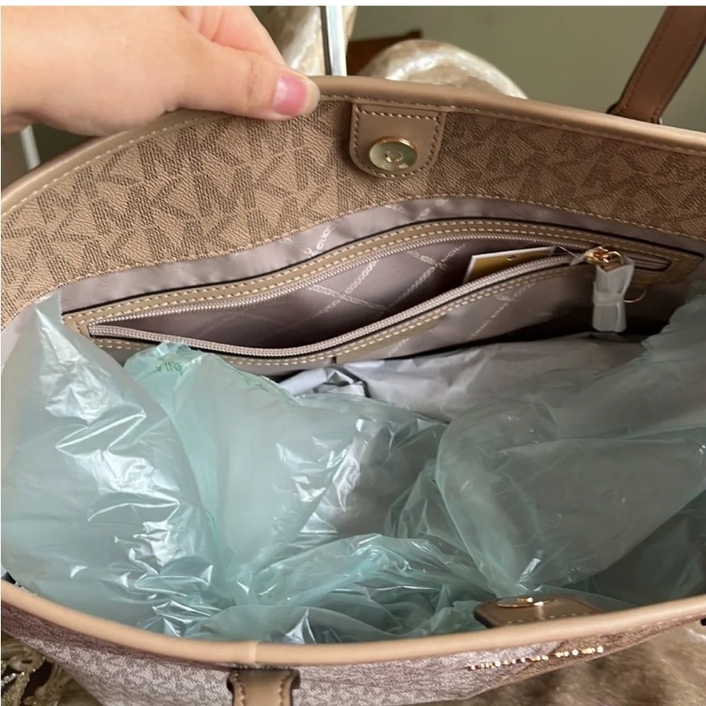 Michael Kors LG tote